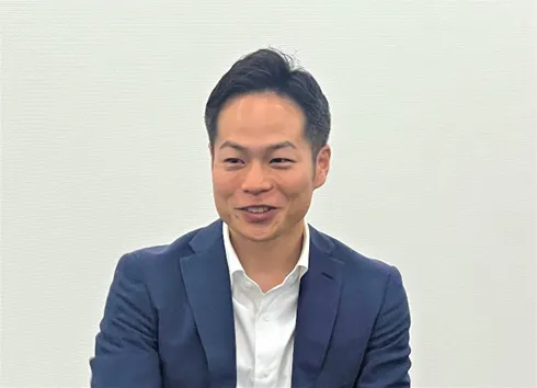 自販機営業企画部　武田